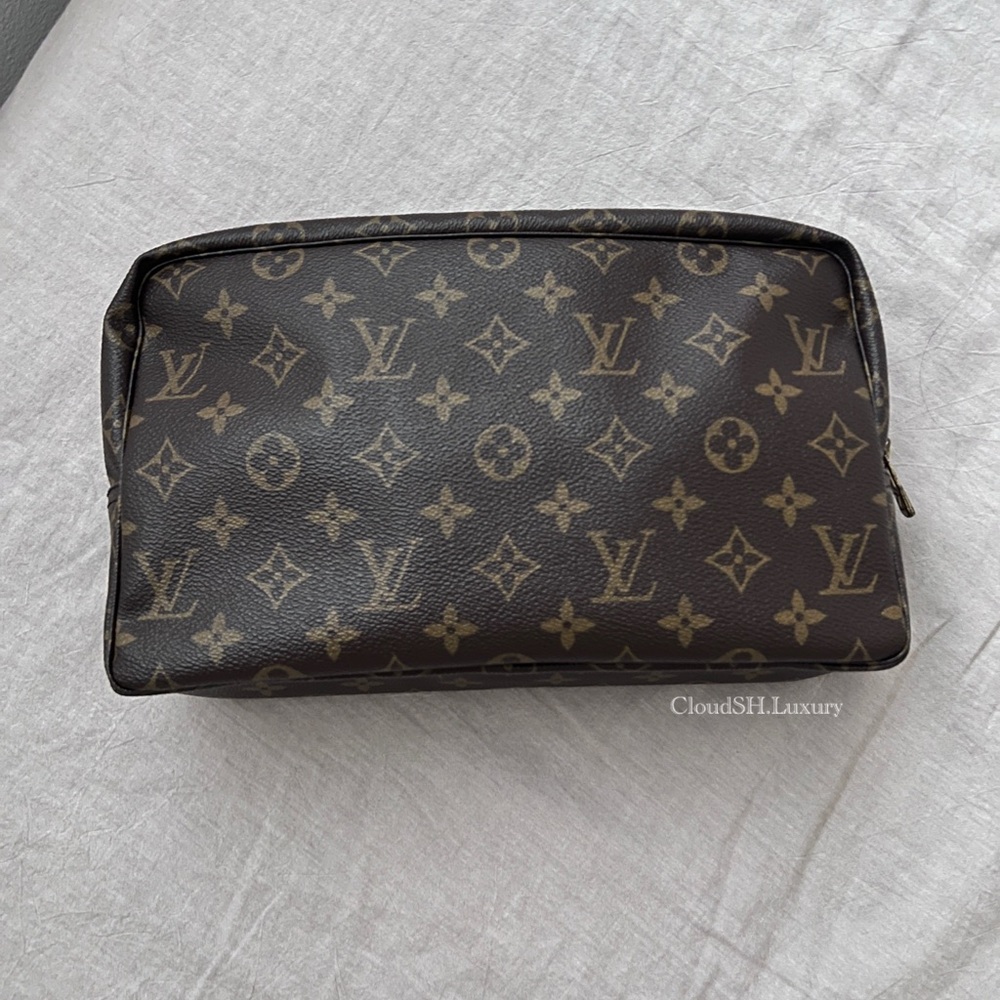 Auth Louis Vuitton Monogram Trousse Toilette 28 - Vintage